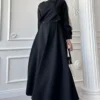 أسود