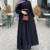 أسود
