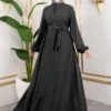 أسود
