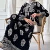 أسود