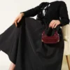 أسود