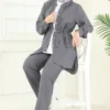 رمادي غامق