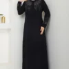 أسود
