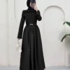 أسود
