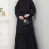 أسود