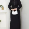 أسود