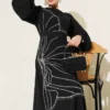 أسود