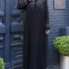 أسود