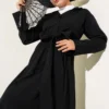 أسود