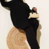 أسود