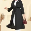 أسود