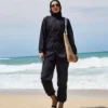 أسود