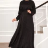أسود