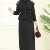 أسود