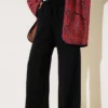 أسود