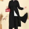 أسود