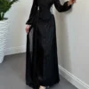 أسود