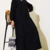 أسود