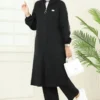 أسود