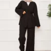 أسود
