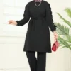 أسود