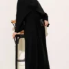 أسود